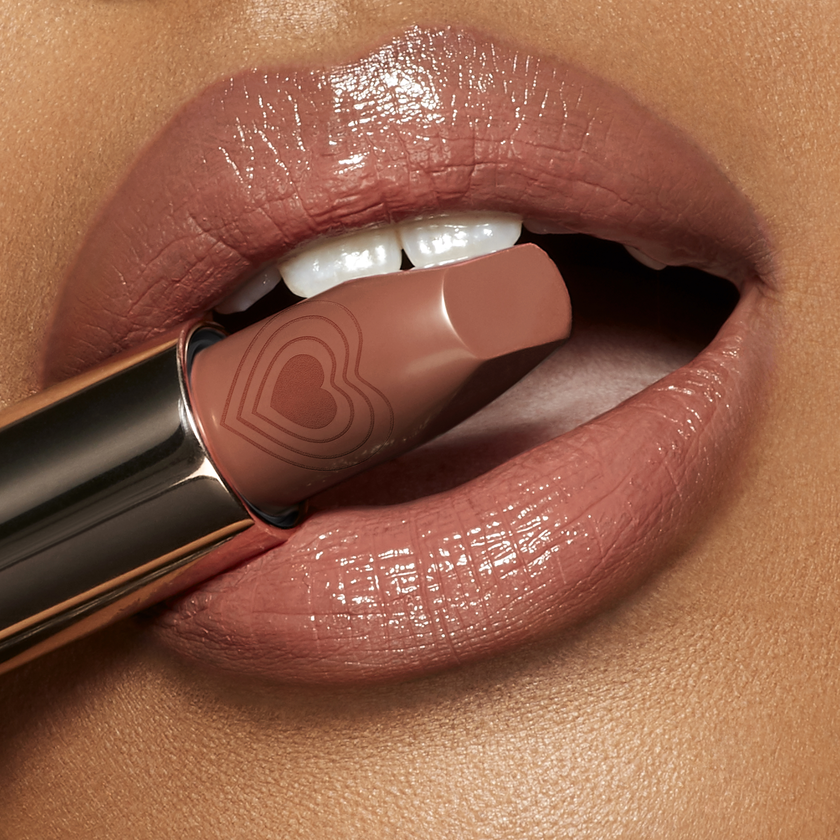 K.I.S.S.I.N.G LIPSTICK (BARRA DE LABIOS)